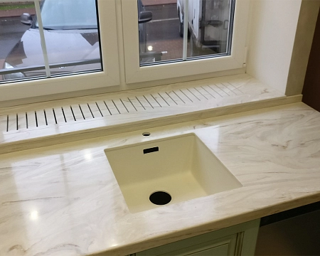 Угловая столешница из искусственного акрилового камня Corian Dune Prima/1